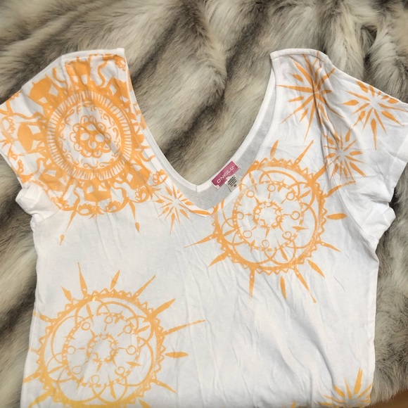 O'Neill Tops - O’Neill T-shirt ombré orange to yellow mandala